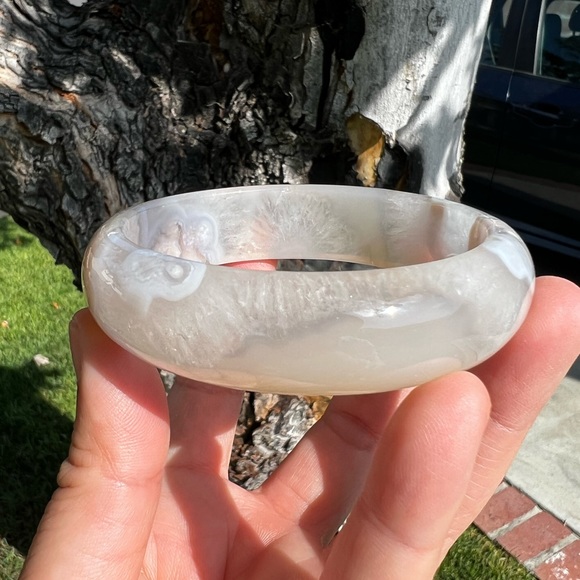 Moody Blue Flower Agate Bangle Bracelet with Quartz and Pink Blossoms - Sakura - Picture 3 of 8